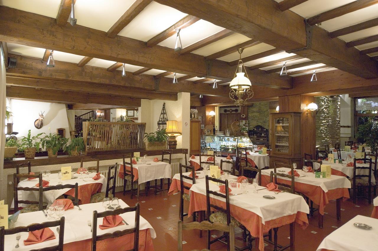 Logis Hotel Restaurant Planes Saillagouse Exterior photo